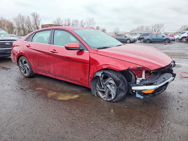 2024 HYUNDAI ELANTRA