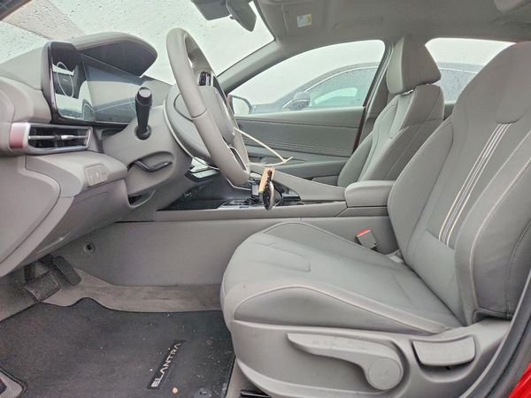 2024 HYUNDAI ELANTRA