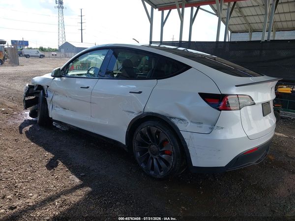 2025 TESLA MODEL Y — I3