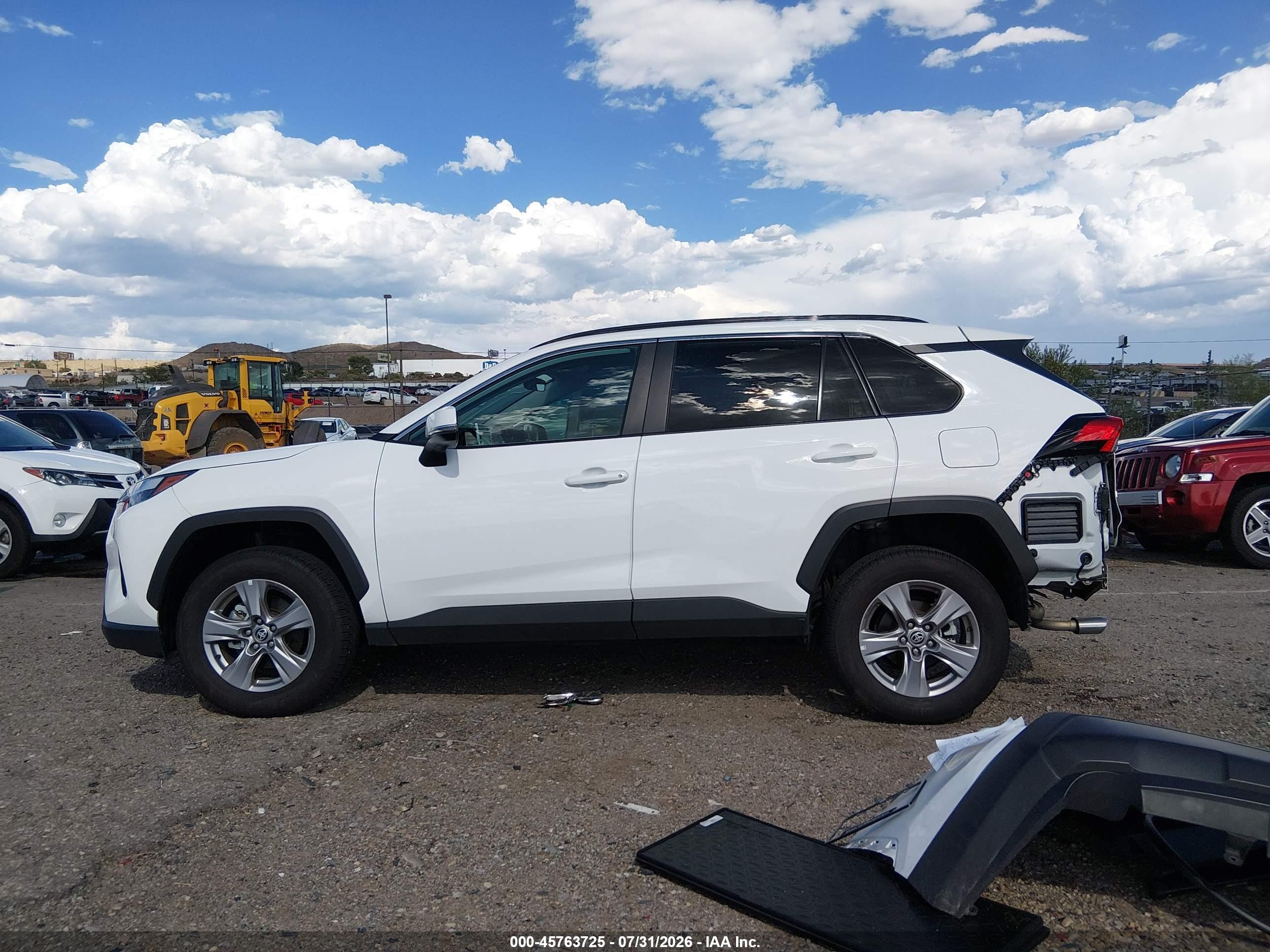 2022 TOYOTA RAV4 XLE