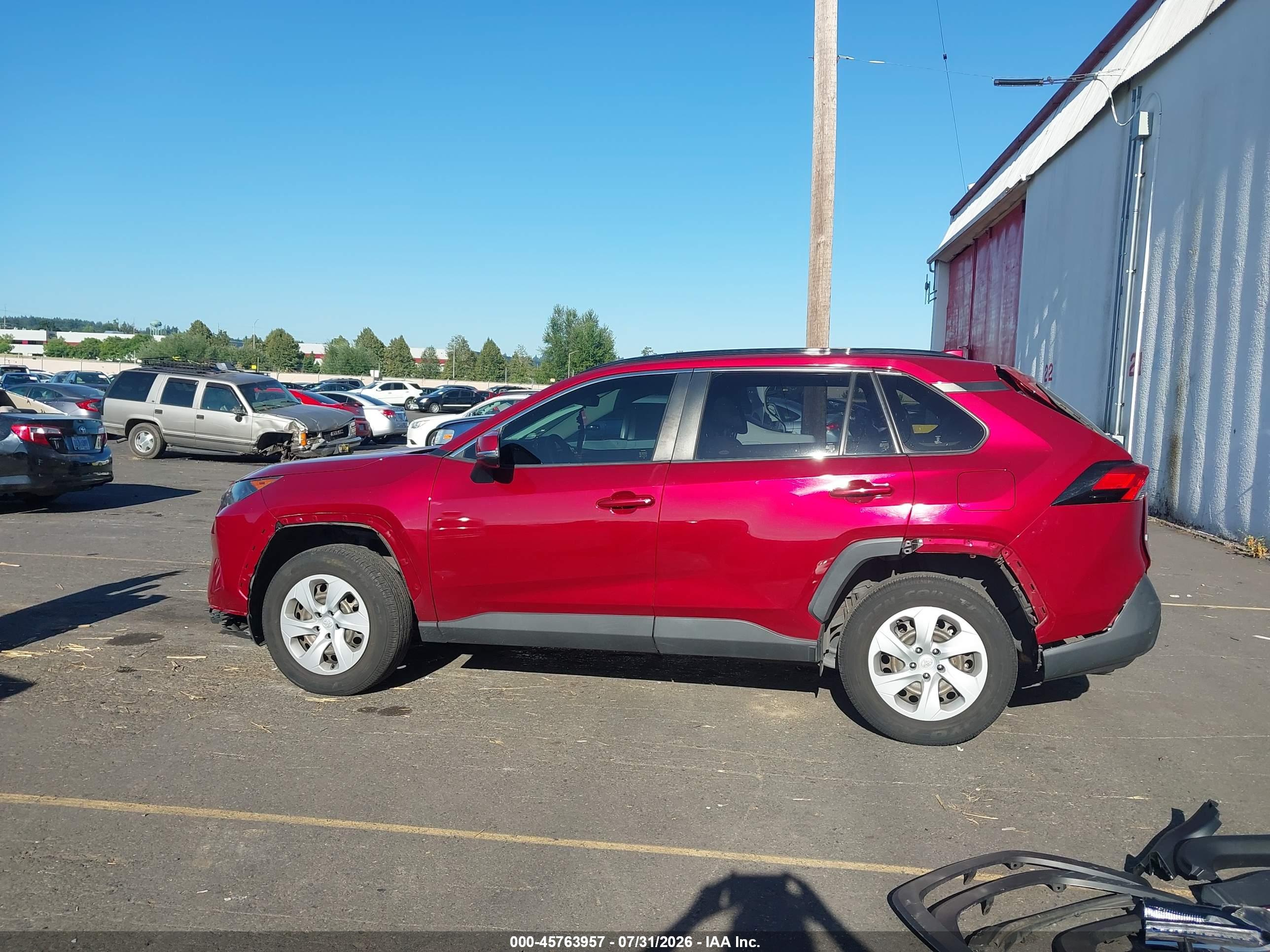 2019 TOYOTA RAV4 LE