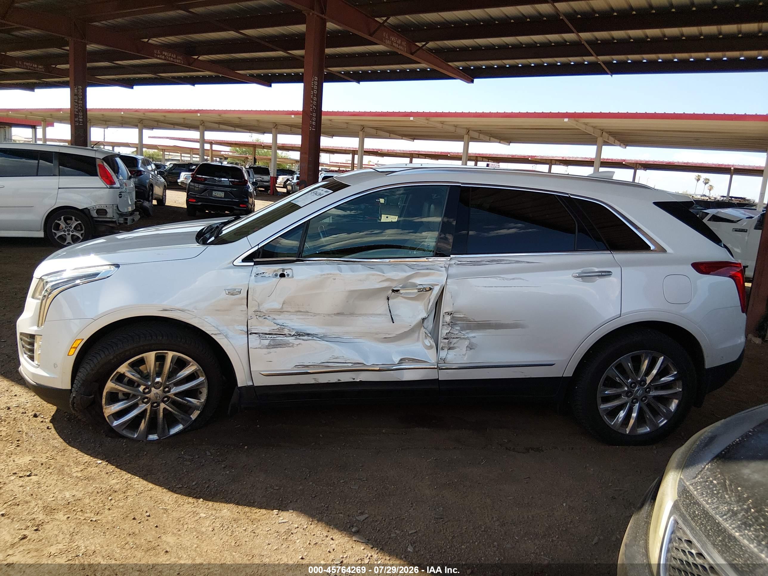 2017 CADILLAC XT5 PLATINUM