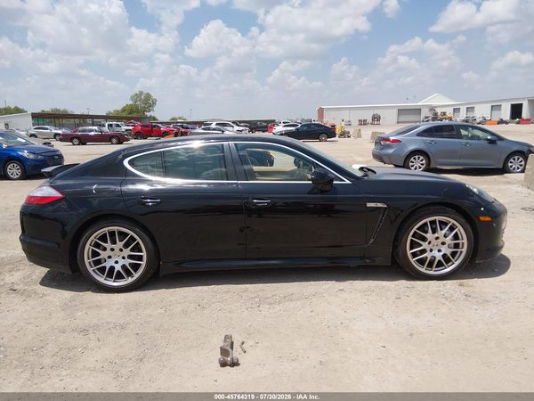 2011 PORSCHE PANAMERA 4S