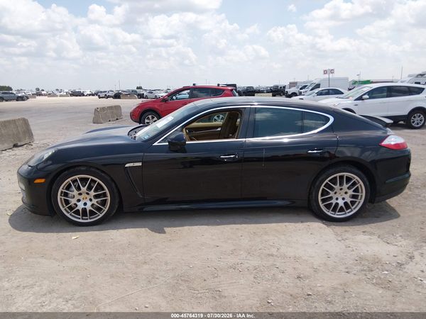 2011 PORSCHE PANAMERA 4S
