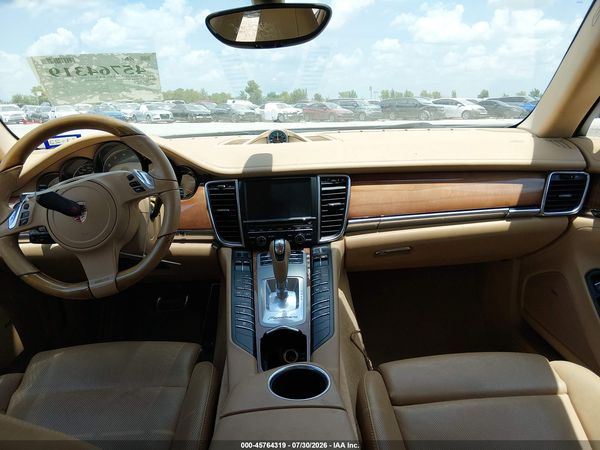 2011 PORSCHE PANAMERA 4S