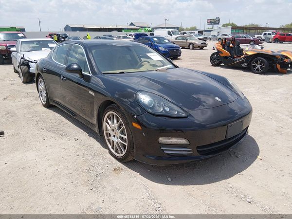 2011 PORSCHE PANAMERA 4S