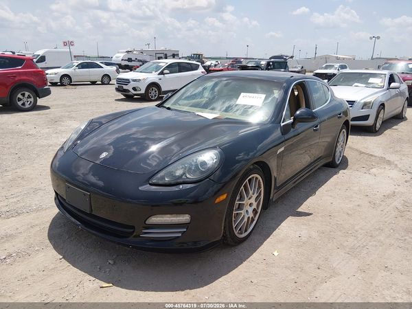 2011 PORSCHE PANAMERA 4S