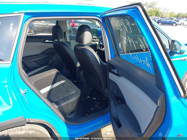 2023 VOLKSWAGEN TAOS 1.5T SEL — I8