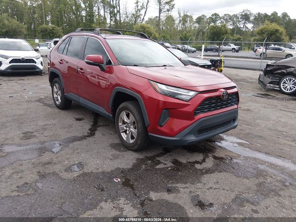 2022 TOYOTA RAV4 XLE