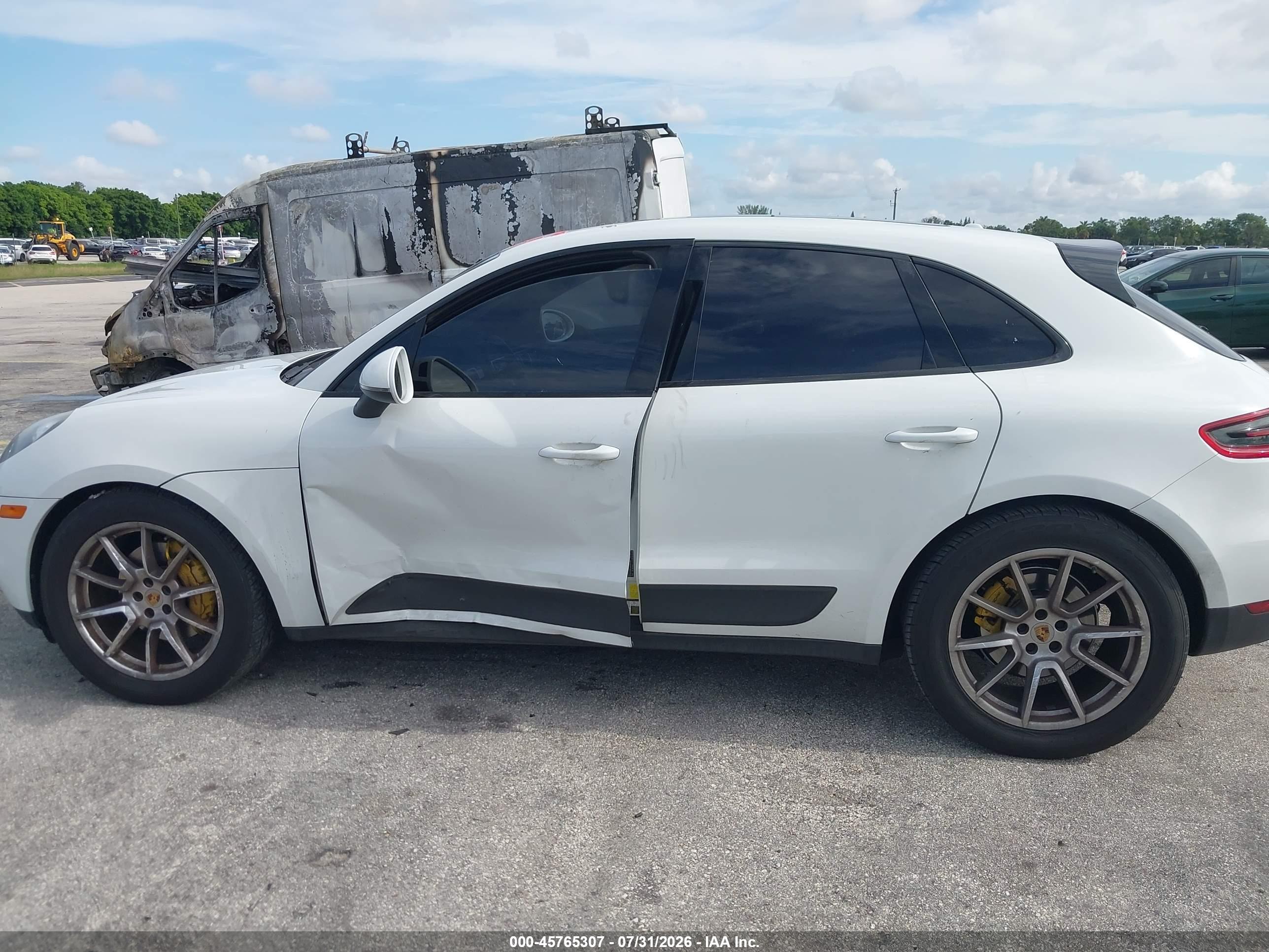 2016 PORSCHE MACAN S
