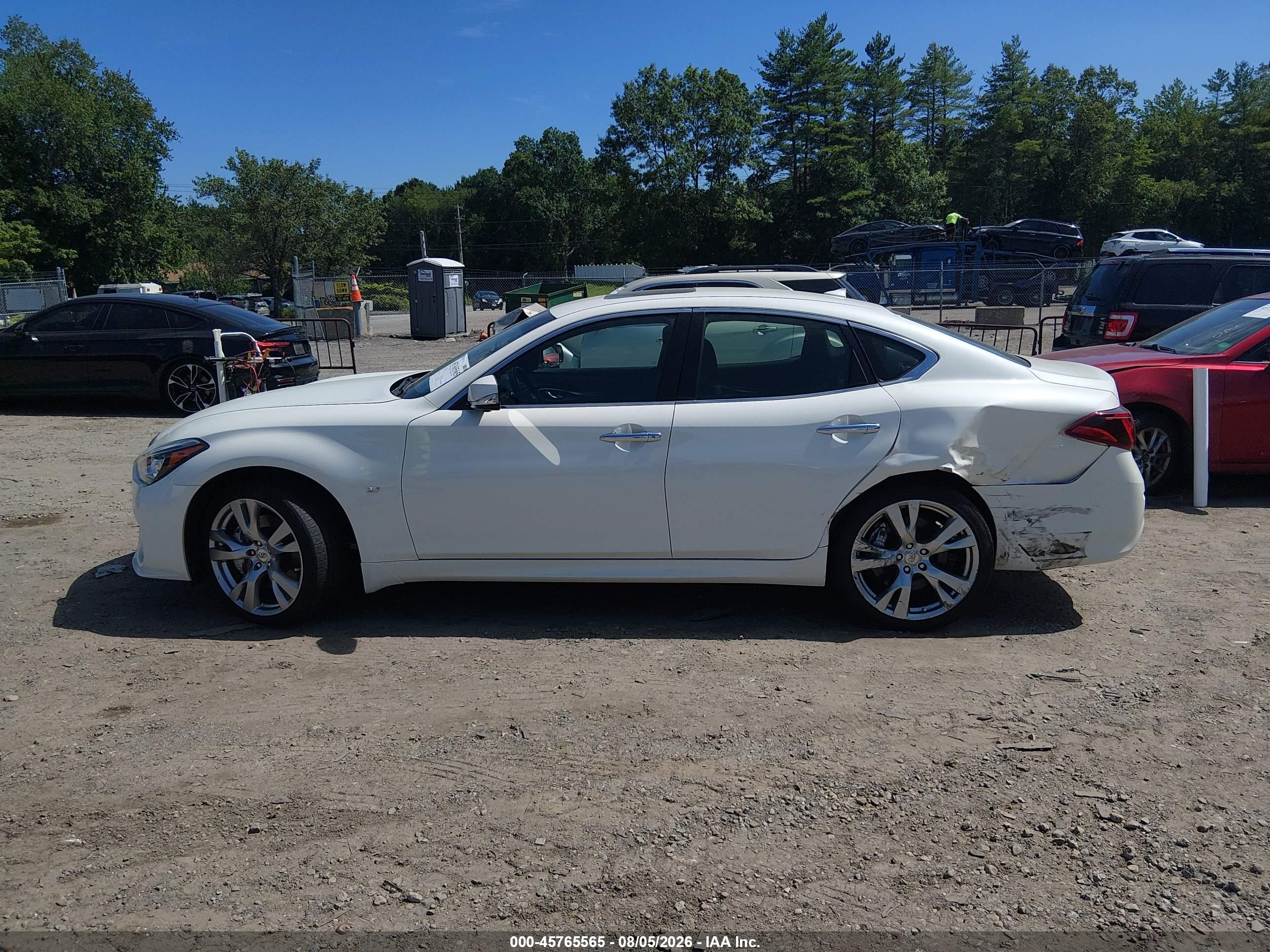 2017 INFINITI Q70 3.7X