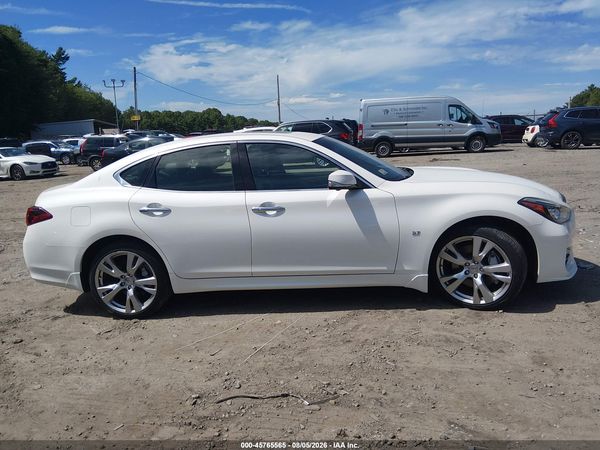 2017 INFINITI Q70 3.7X