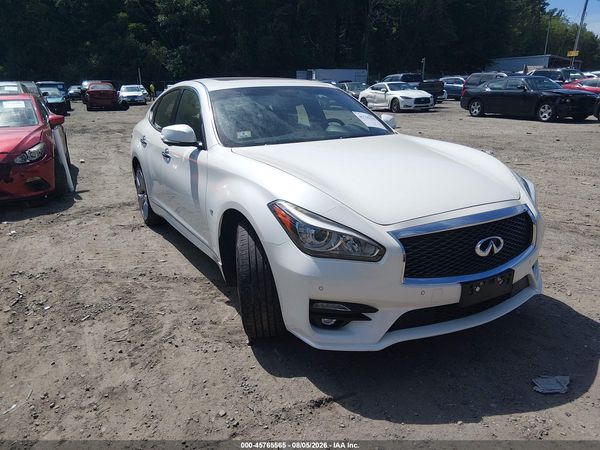 2017 INFINITI Q70 3.7X