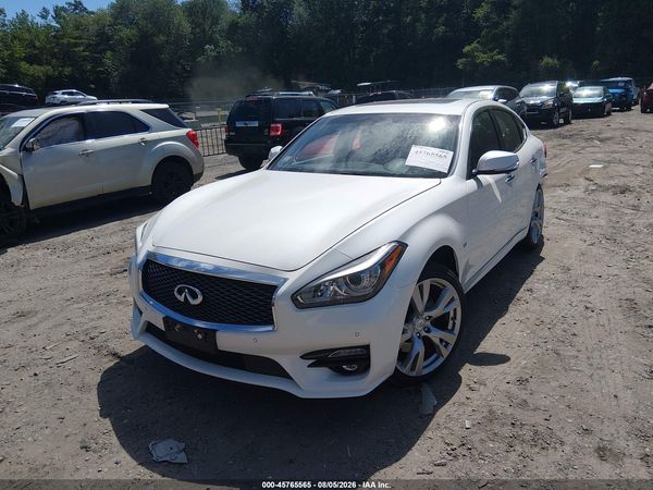 2017 INFINITI Q70 3.7X