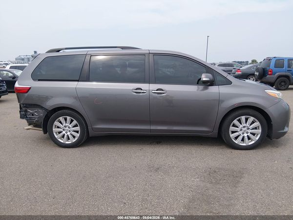 2017 TOYOTA SIENNA