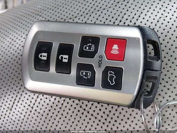 2017 TOYOTA SIENNA