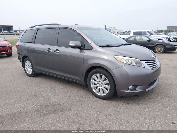 2017 TOYOTA SIENNA