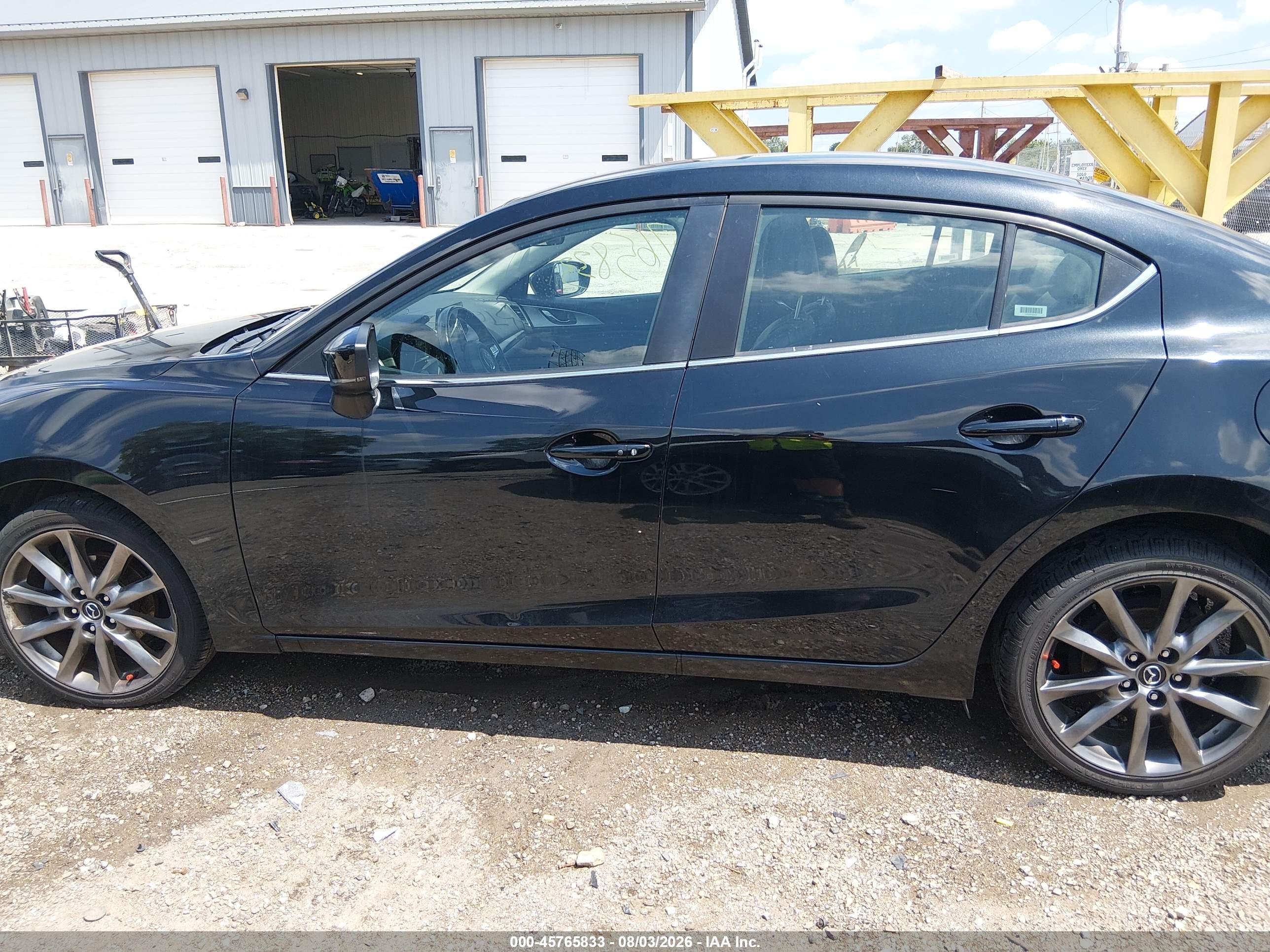 2018 MAZDA MAZDA3 TOURING
