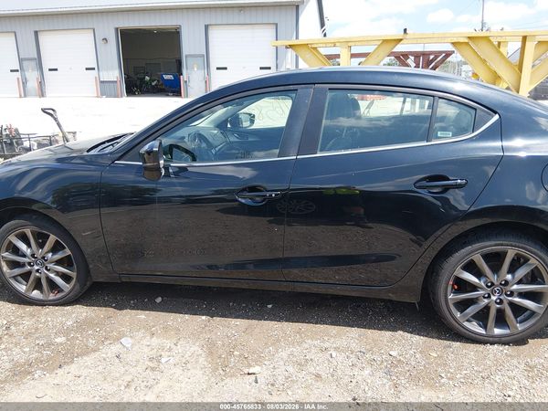 2018 MAZDA MAZDA3 TOURING