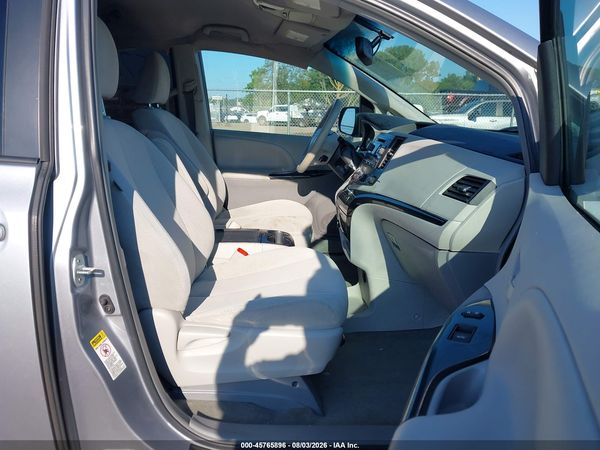 2012 TOYOTA SIENNA LE V6 8 PASSENGER — I5
