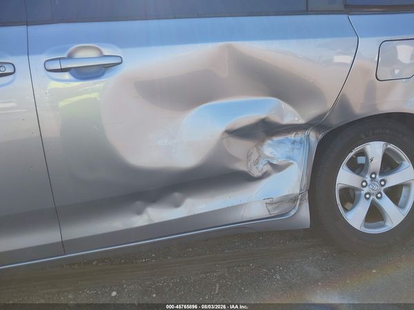 2012 TOYOTA SIENNA LE V6 8 PASSENGER — I6