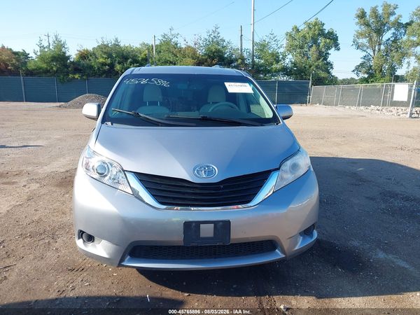 2012 TOYOTA SIENNA LE V6 8 PASSENGER — I115