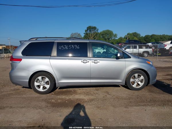 2012 TOYOTA SIENNA LE V6 8 PASSENGER — I116