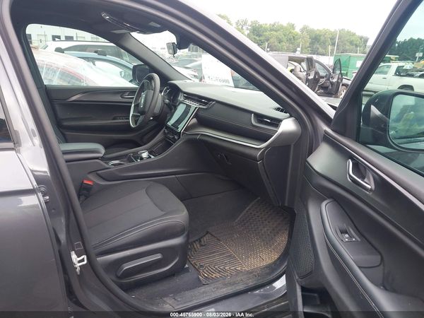 2025 JEEP GRAND CHEROKEE L LAREDO X 4X2