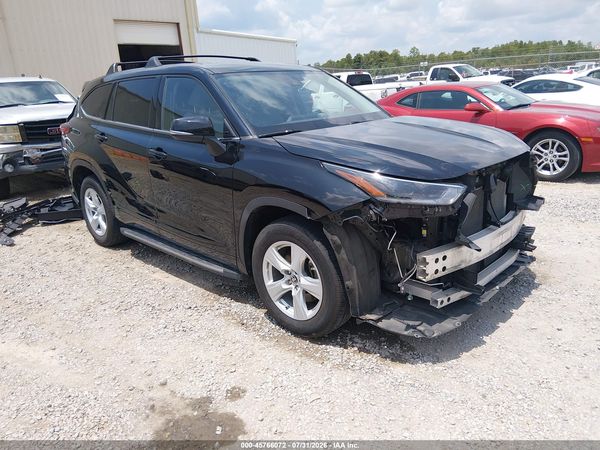 2021 TOYOTA HIGHLANDER LE
