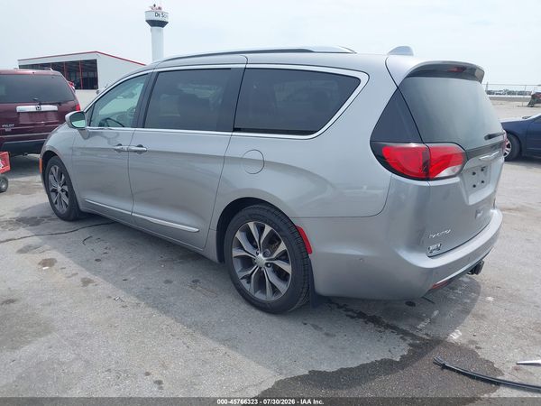 2017 CHRYSLER PACIFICA LIMITED — I3