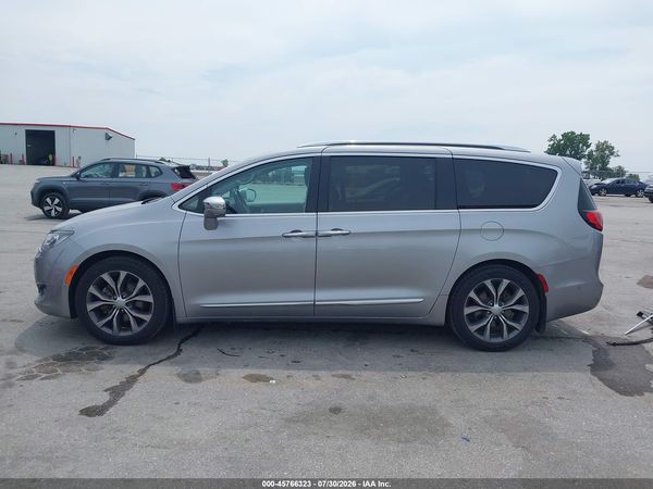2017 CHRYSLER PACIFICA LIMITED — I117