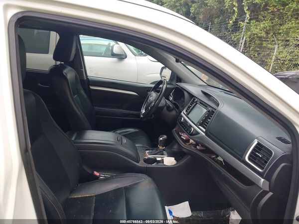 2016 TOYOTA HIGHLANDER XLE V6
