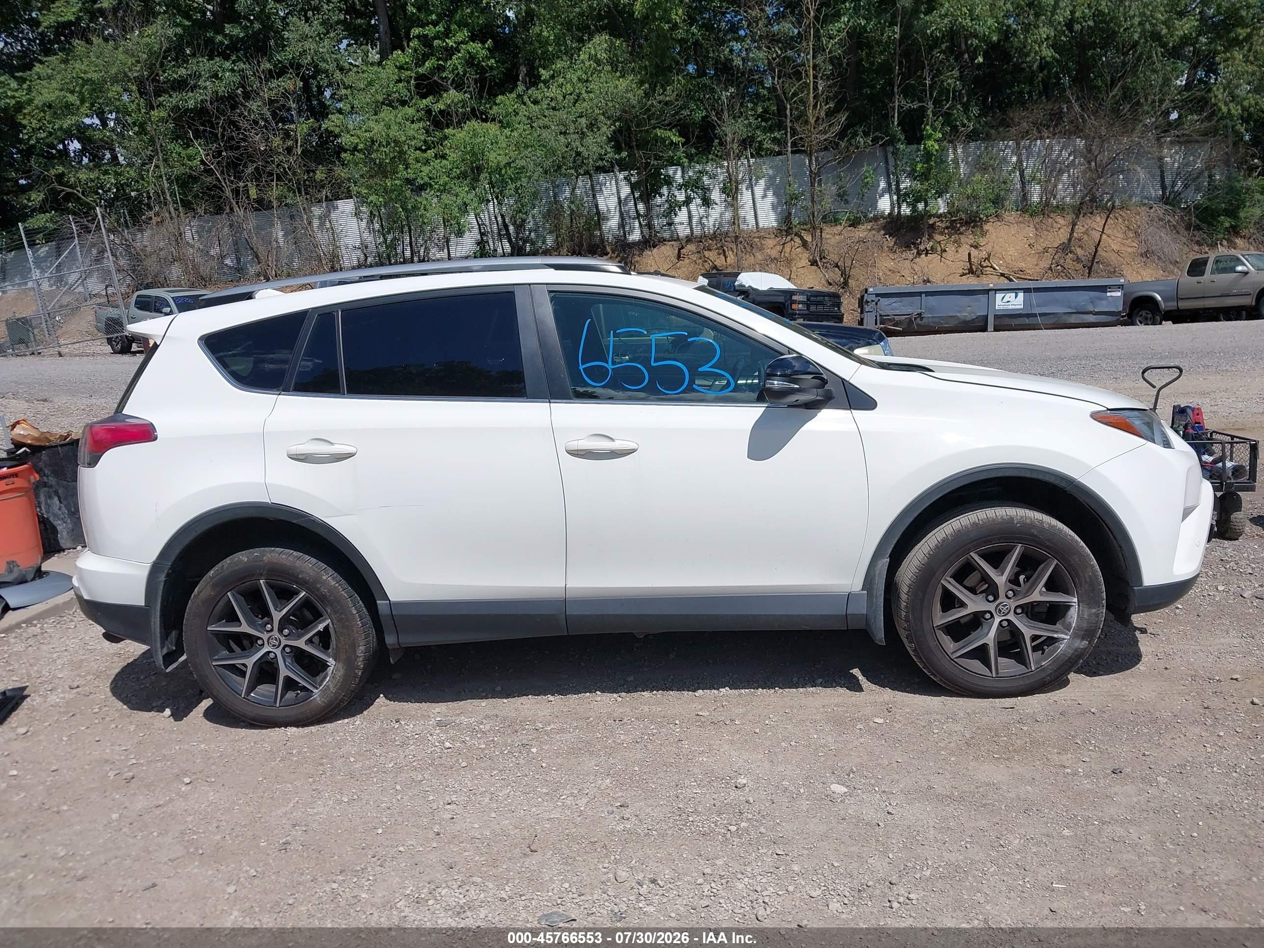 2018 TOYOTA RAV4 SE