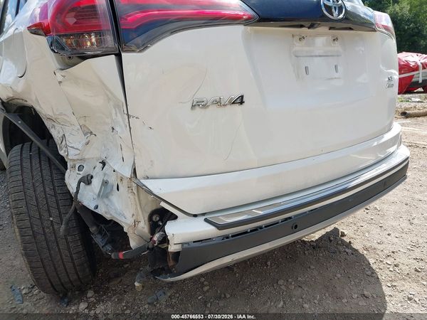 2018 TOYOTA RAV4 SE