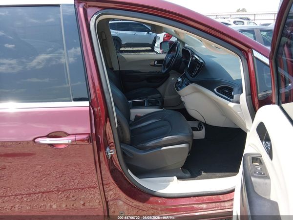 2021 CHRYSLER PACIFICA TOURING L — I5