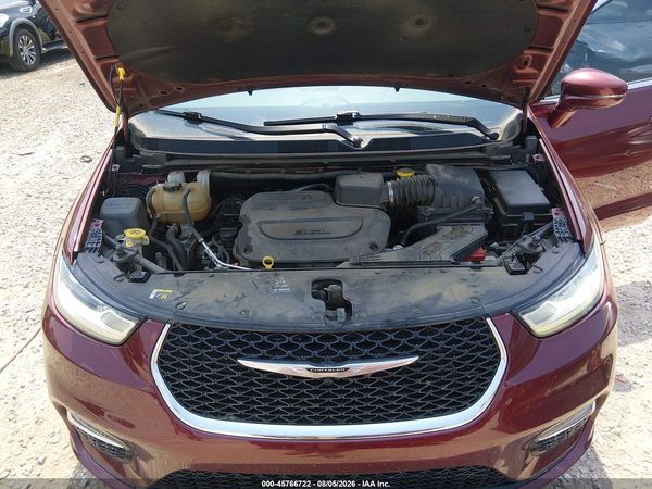 2021 CHRYSLER PACIFICA TOURING L — I10