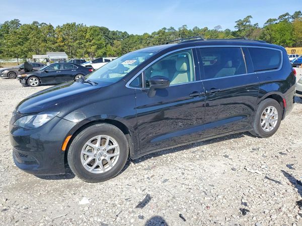 2021 CHRYSLER VOYAGER
