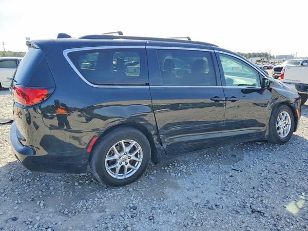 2021 CHRYSLER VOYAGER