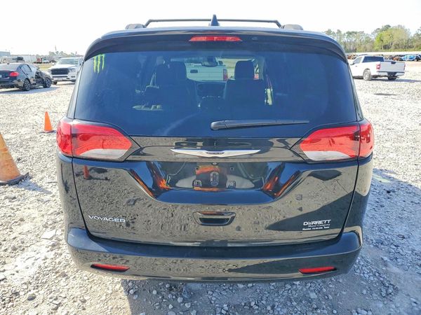 2021 CHRYSLER VOYAGER