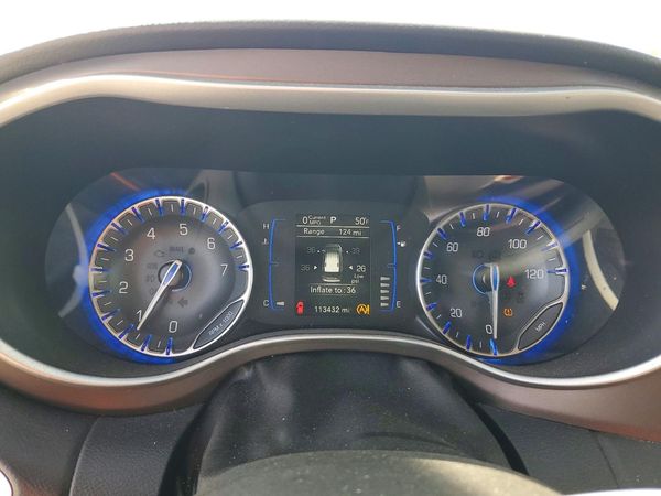 2021 CHRYSLER VOYAGER