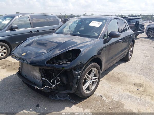 2018 PORSCHE MACAN
