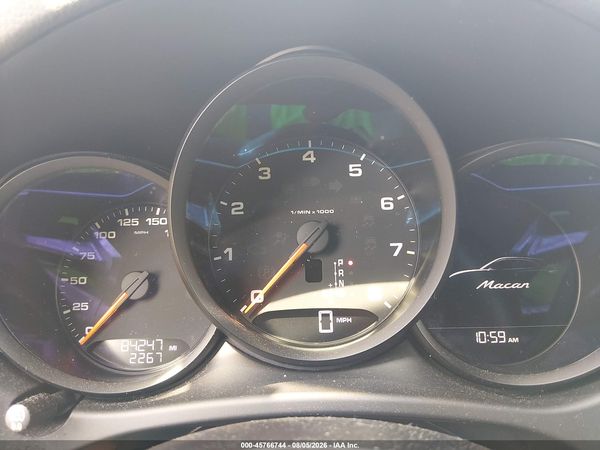 2018 PORSCHE MACAN
