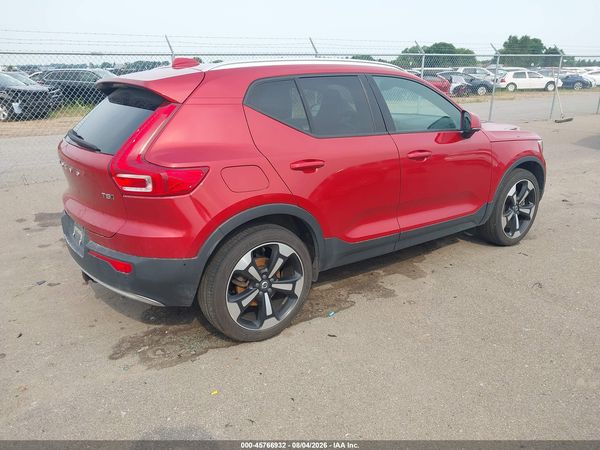 2019 VOLVO XC40 T5 MOMENTUM