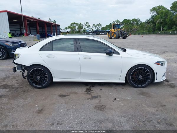 2022 MERCEDES-BENZ A 220 A220