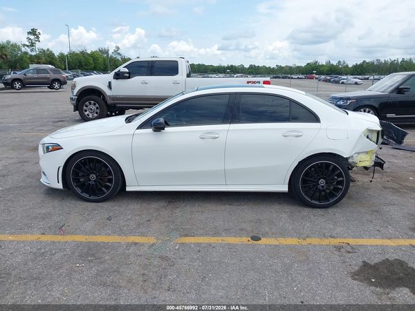2022 MERCEDES-BENZ A 220 A220