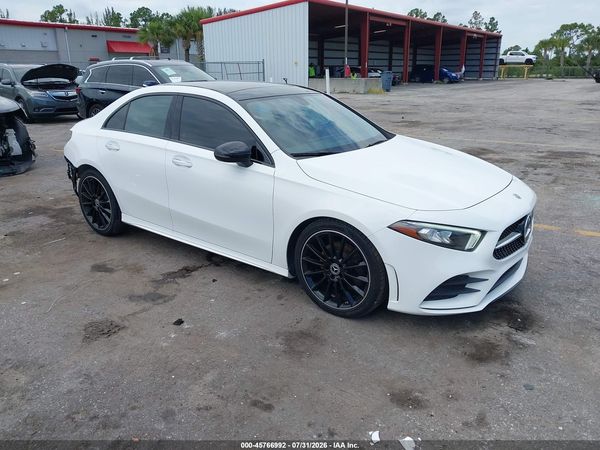2022 MERCEDES-BENZ A 220 A220