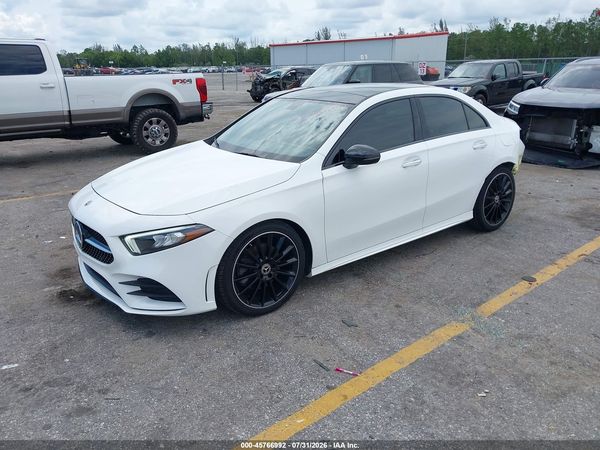 2022 MERCEDES-BENZ A 220 A220