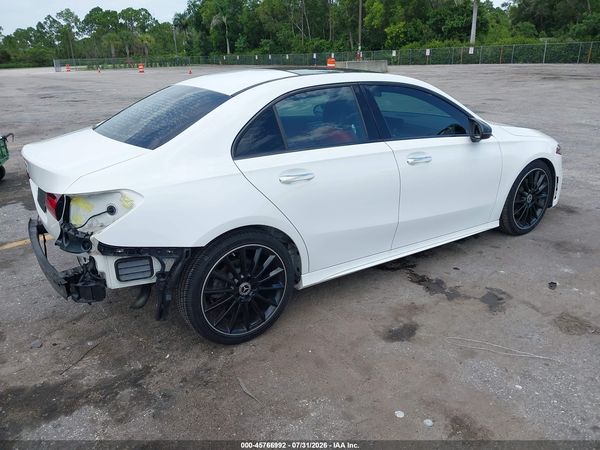 2022 MERCEDES-BENZ A 220 A220