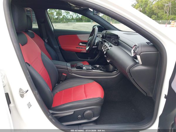 2022 MERCEDES-BENZ A 220 A220