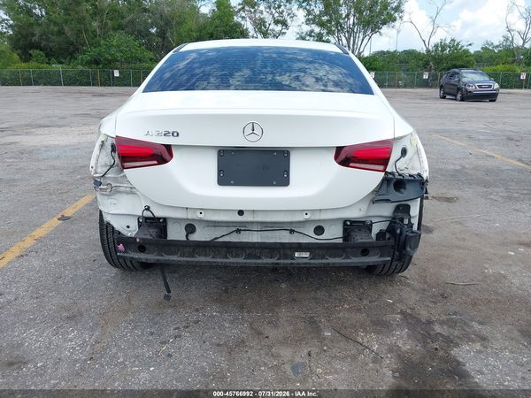 2022 MERCEDES-BENZ A 220 A220